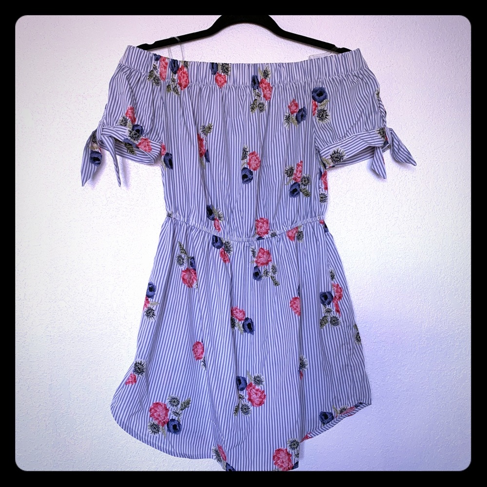Off-the-shoulder top